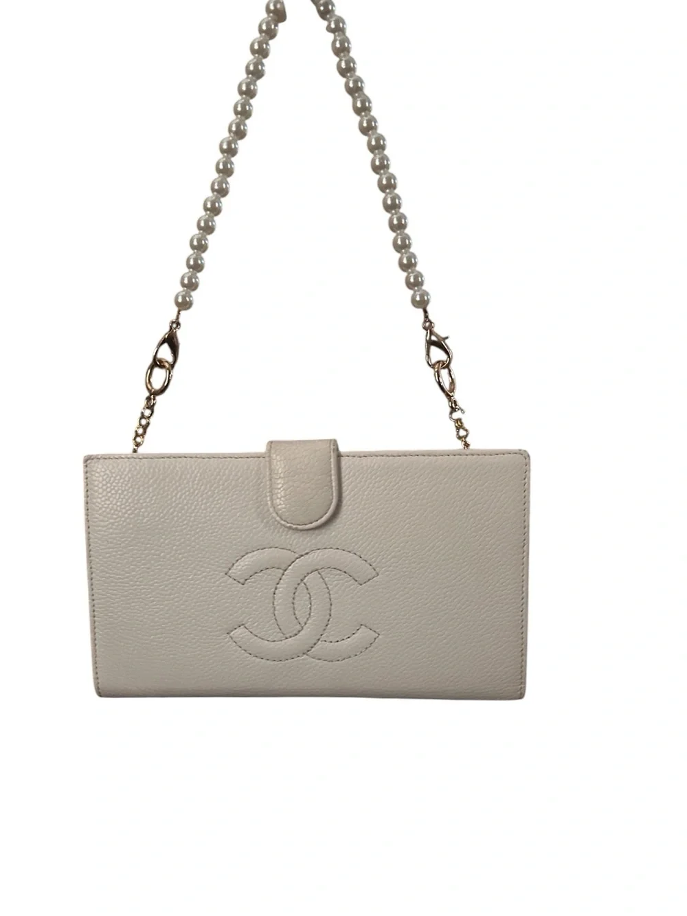 CHANEL Cream Leather CC Logo Snap Wallet